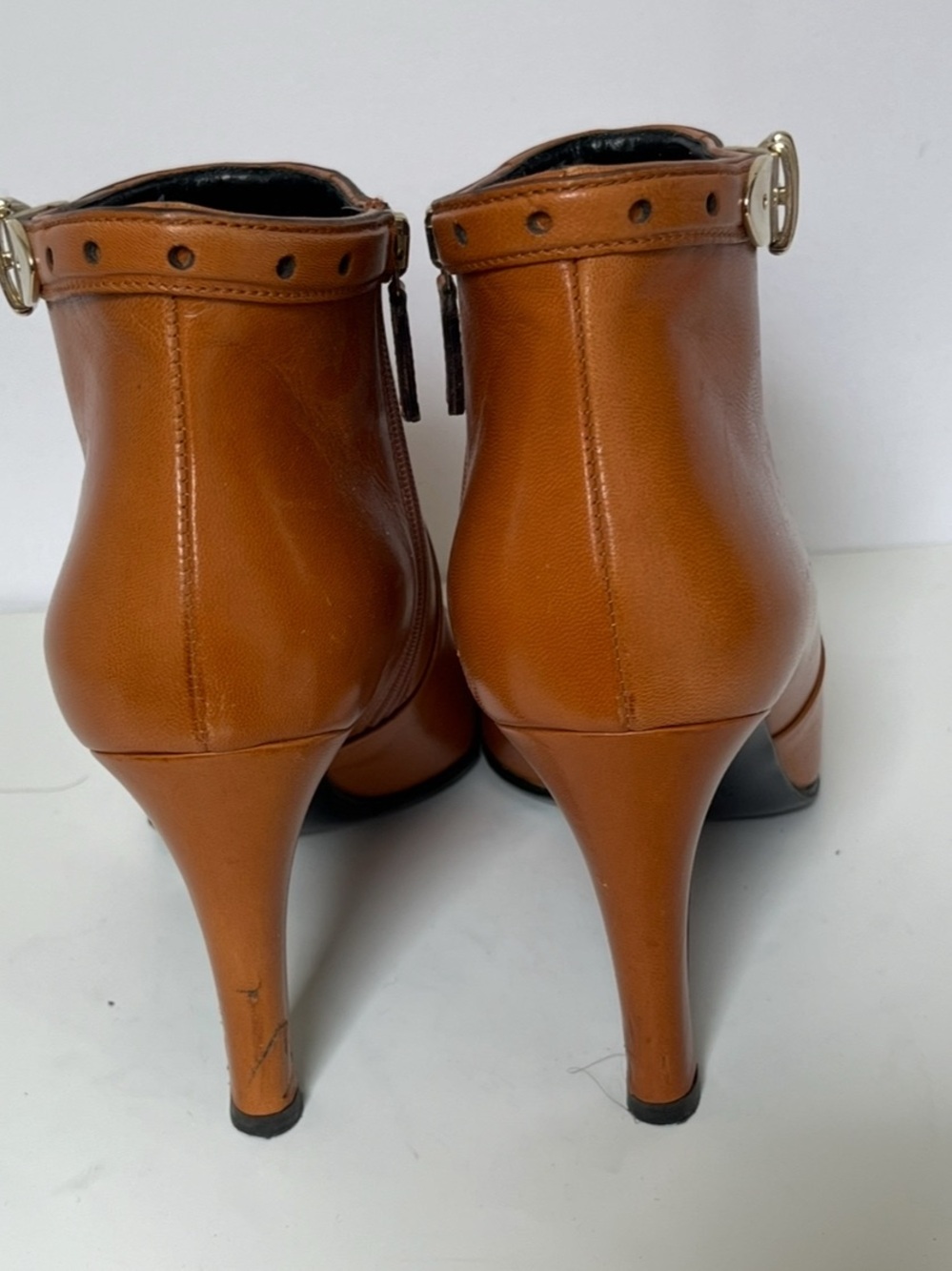 Gucci Tan Leather Ankle Booties with Gold Buckle 10B - Picture 4 of 15